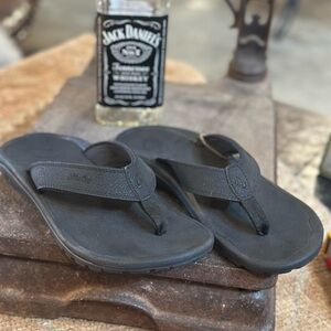 Black Ohana Men’s Black Water Friendly Sandals, Olukai